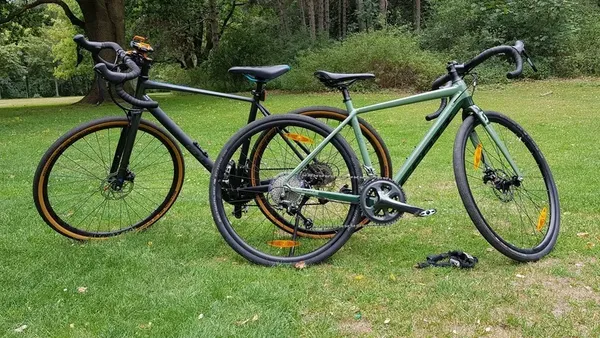 Original photo: two gravel bikes park