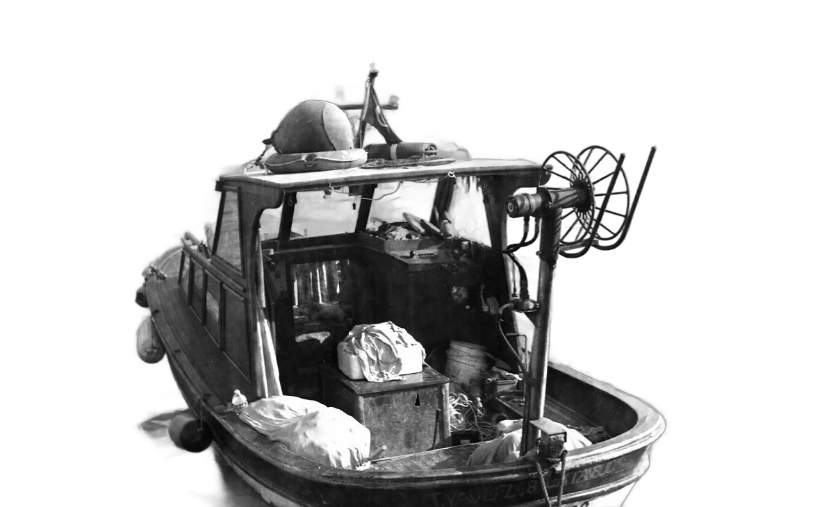 small fishing boat bw, IS-Net cutout